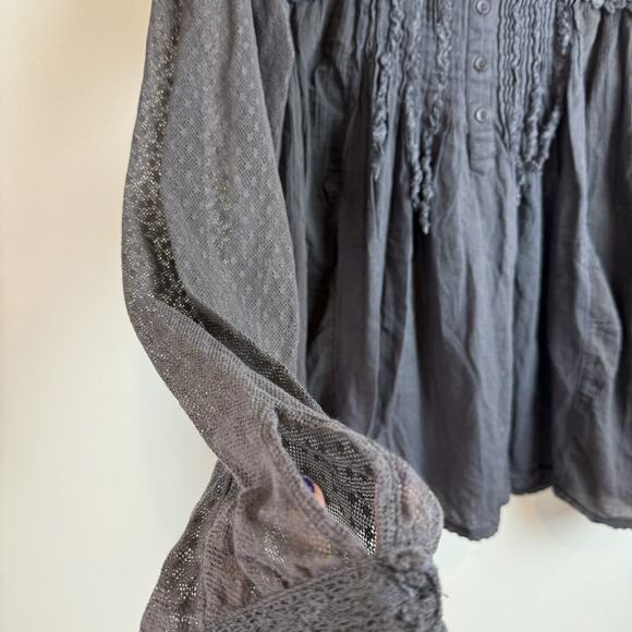 FREE PEOPLE Blouse XS Long Sheer Sleeve Top Pleated Embroidered Boho Whimsigoth - Picture 4 of 8